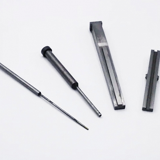 Press-form sliding guideways