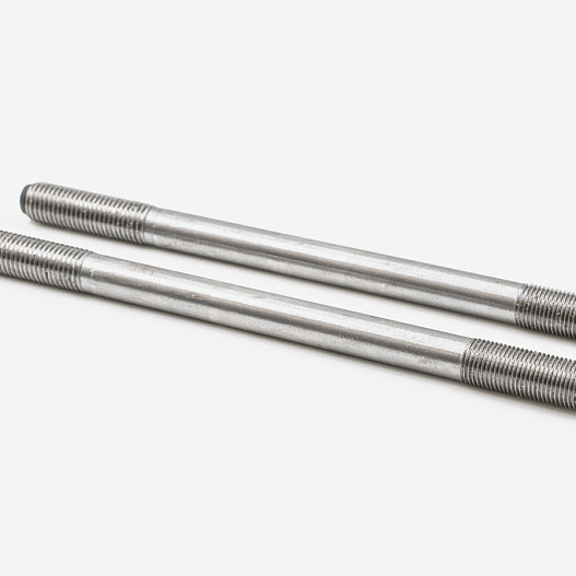 Studs of the ICE cylinder blocks heads