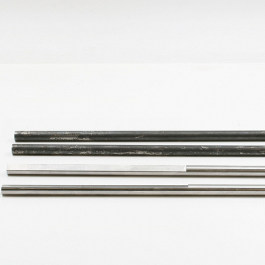 Guiding axes of the pharmaceutical equipment