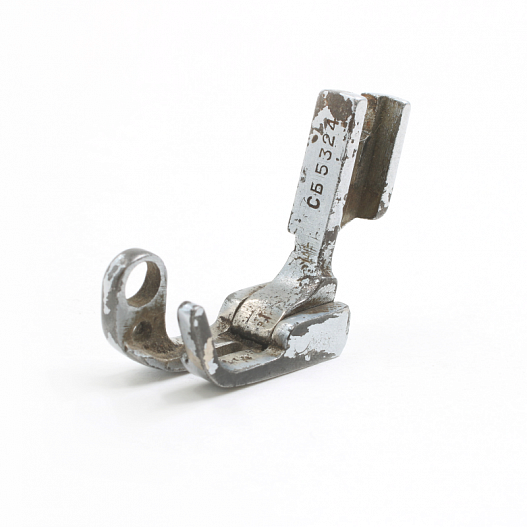 Sewing machine presser feet