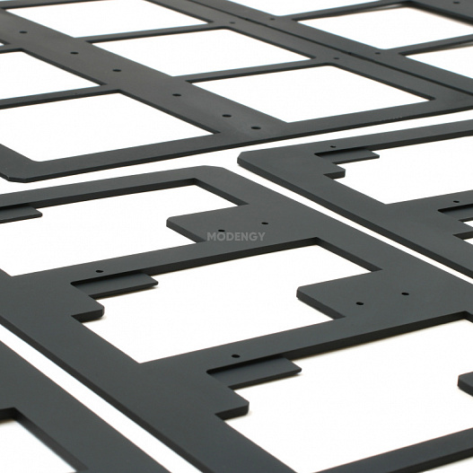 Equipment frames for plates varnshing